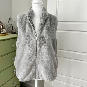 Alfred Dunner Light Gray Faux Fur Vest
